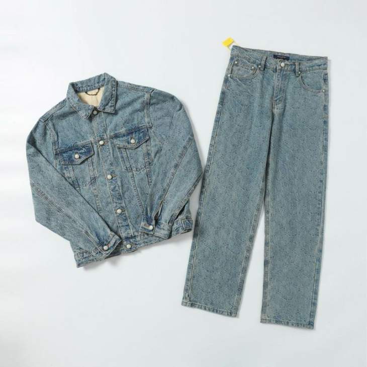 Picture of LV Sweater Suits _SKULVM-2XLaztx1036440770